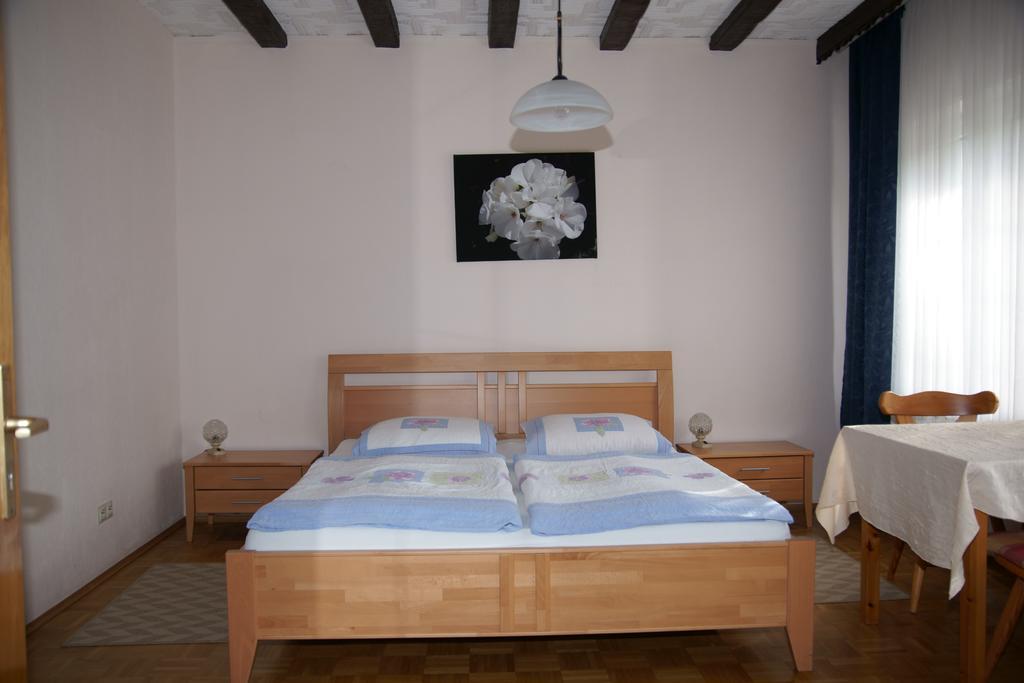 Hotel Alte Winzerschenke Bruttig-Fankel Esterno foto